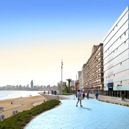 Relax and unwind on the beachfront in Benidorm