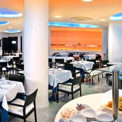 Relax and unwind on the beachfront in Benidorm