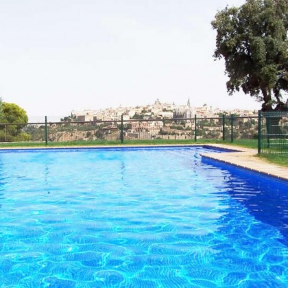Escapadela romântica com cava: Desfrute de um hotel de 5 estrelas com vistas sobre a cidade de Toledo