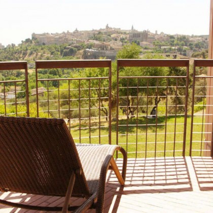 Escapadela romântica com cava: Desfrute de um hotel de 5 estrelas com vistas sobre a cidade de Toledo