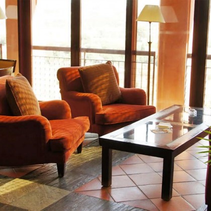 Escapadela romântica com cava: Desfrute de um hotel de 5 estrelas com vistas sobre a cidade de Toledo