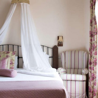 Escapada romántica en Frigiliana: descubre el encanto de los Pueblos Blancos