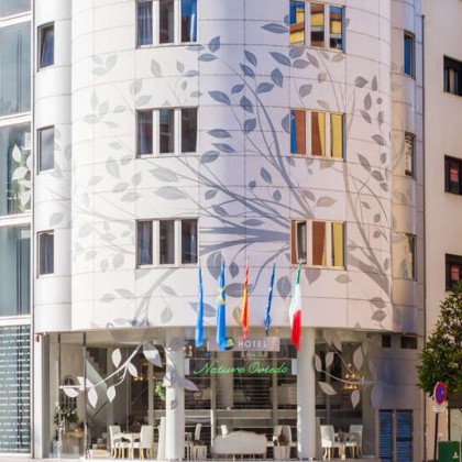 Getaway in the centre of Oviedo in a large luxury suite with hydro-massage