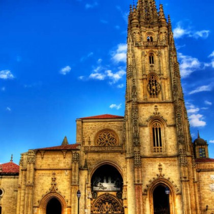 Getaway in the centre of Oviedo in a large luxury suite with hydro-massage
