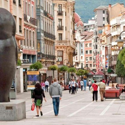 Getaway in the centre of Oviedo in a large luxury suite with hydro-massage