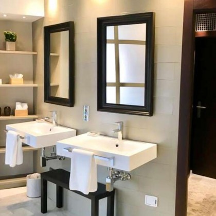 Getaway in the centre of Oviedo in a large luxury suite with hydro-massage