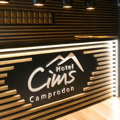 Escapade romantique avec des chocolats cava et décoration dans le centre de Camprodon