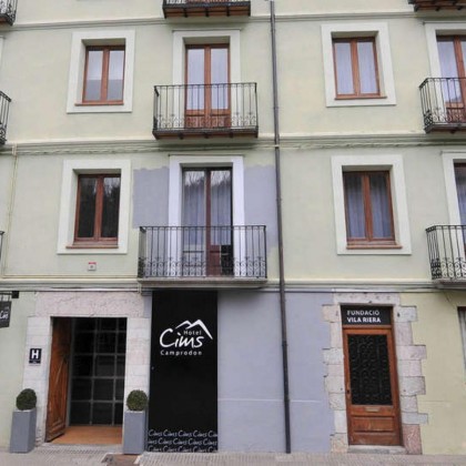 Getaway romantic with cava chocolates and decoration in the center of Camprodon