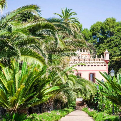 Special relaxation for couples in a 5* boutique hotel in Xerta with private access to the spa