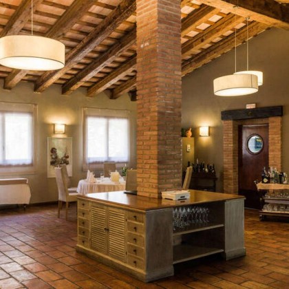 Special relaxation for couples in a 5* boutique hotel in Xerta with private access to the spa