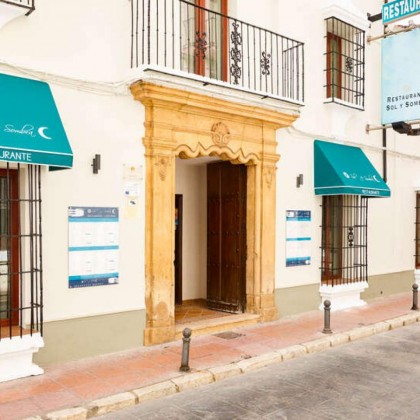 Hotel en el centro histórico de Ronda con desayuno y vino espumoso