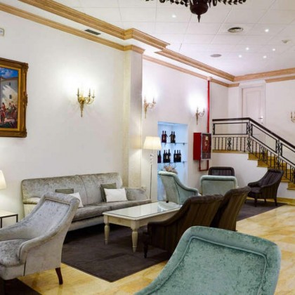 Hotel en el centro histórico de Ronda con desayuno y vino espumoso