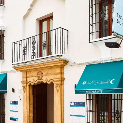 Hotel en el centro histórico de Ronda con desayuno y vino espumoso