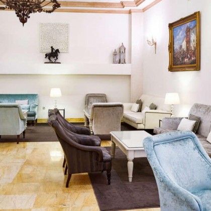 Hotel en el centro histórico de Ronda con desayuno y vino espumoso