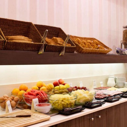 Hotel en el centro histórico de Ronda con desayuno y vino espumoso