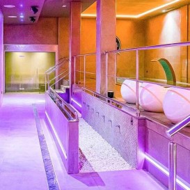 Relaxing getaway with access to the spa and sea views in Aguadulce, Almería