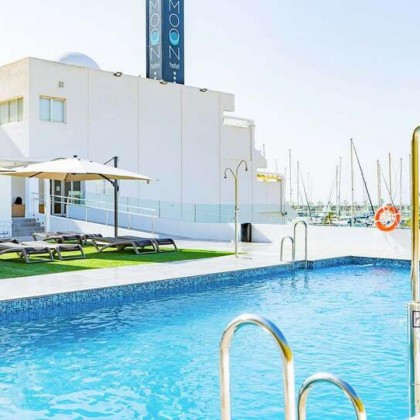 Relaxing getaway with access to the spa and sea views in Aguadulce, Almería