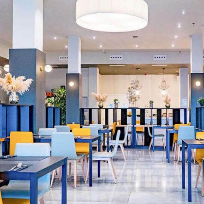 Relaxing getaway with access to the spa and sea views in Aguadulce, Almería