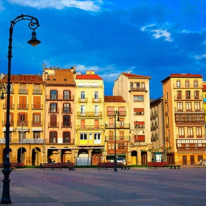 Breakfast getaway at the gates of Pamplona
