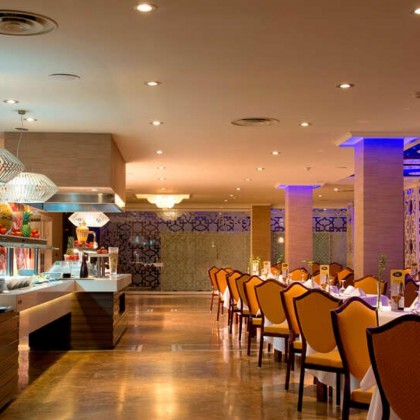 Half board getaway with one child free on the Costa Tropical