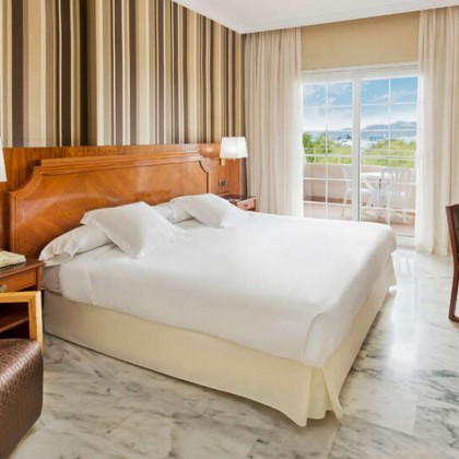 Half board getaway with one child free on the Costa Tropical