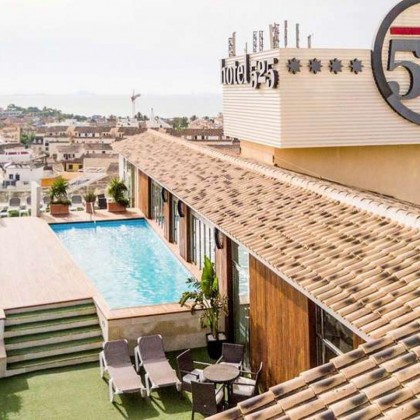Getaway in the Mar Menor with breakfast, bottle of wine and access to the relaxation area