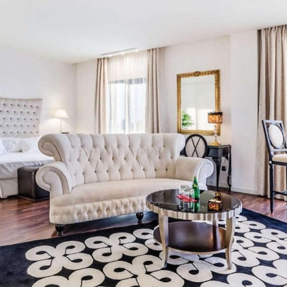 Getaway in the Mar Menor with breakfast, bottle of wine and access to the relaxation area