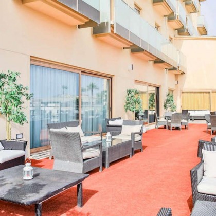 Getaway in the Mar Menor with breakfast, bottle of wine and access to the relaxation area
