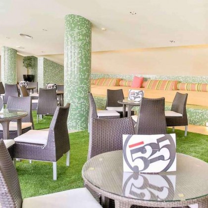 Getaway in the Mar Menor with breakfast, bottle of wine and access to the relaxation area