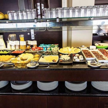 Getaway in the Mar Menor with breakfast, bottle of wine and access to the relaxation area