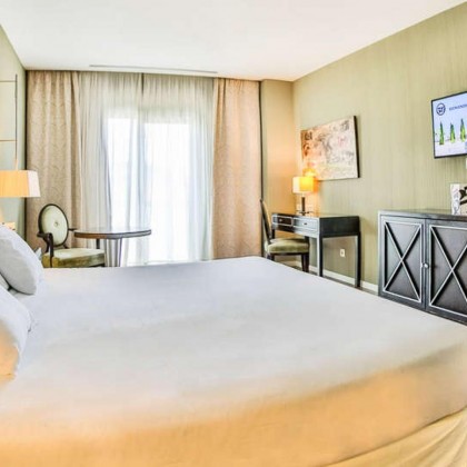 Getaway in the Mar Menor with breakfast, bottle of wine and access to the relaxation area