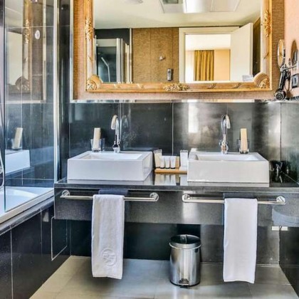 Getaway in the Mar Menor with breakfast, bottle of wine and access to the relaxation area