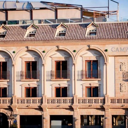 Escapada Romántica en suite con Bañera hidromasaje en la habitación y cava en Baeza