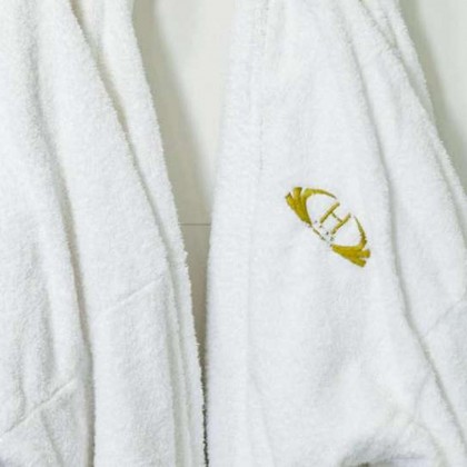Escapadela romântica em suite com banheira de hidromassagem no quarto e champanhe em Baeza