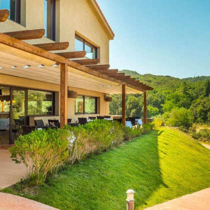 Détendez-vous dans le Parc Naturel de Serralada dans un hôtel 5* avec accès aux Bains arabes AIRE