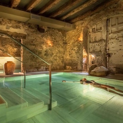 Détendez-vous dans le Parc Naturel de Serralada dans un hôtel 5* avec accès aux Bains arabes AIRE