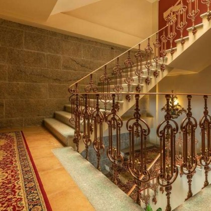 Charm and gastronomy in O Grove with dinner and bottle of wine in the room