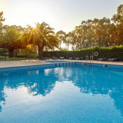 Charm and gastronomy in O Grove with dinner and bottle of wine in the room