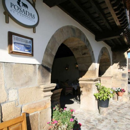 Escapadela de charme na zona rural da Cantábria com uma garrafa de vinho como presente