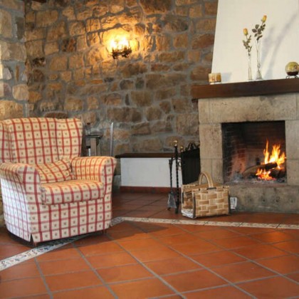 Escapadela de charme na zona rural da Cantábria com uma garrafa de vinho como presente