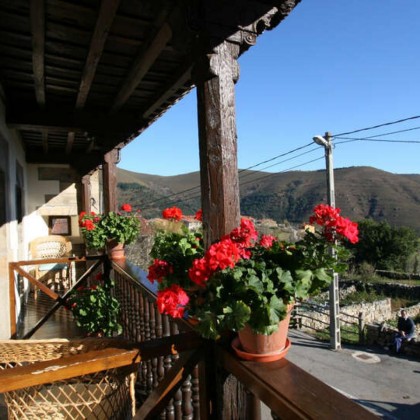 Escapadela de charme na zona rural da Cantábria com uma garrafa de vinho como presente
