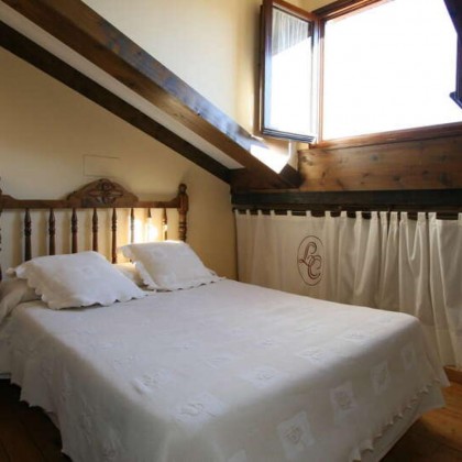Charming getaway in the Cantabrian countryside with a bottle of wine as a present