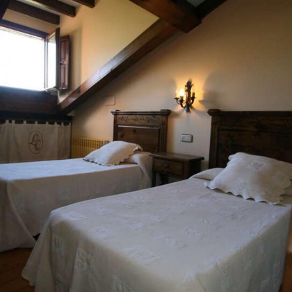 Charming getaway in the Cantabrian countryside with a bottle of wine as a present