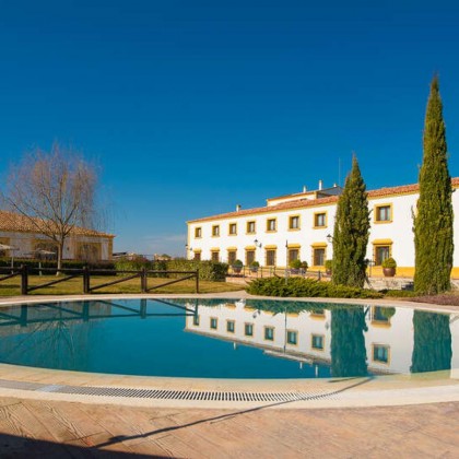 Escape to Villanueva de la Serena with half board and car park