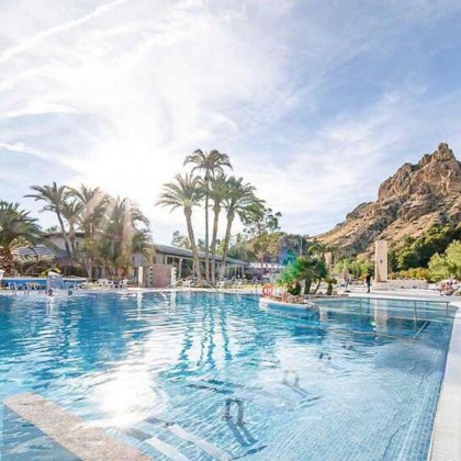 Relax in the Archena Spa with access to the thermal baths in a 4* superior hotel