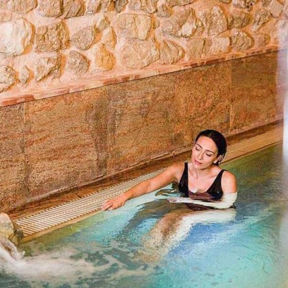 Relax in the Archena Spa with access to the thermal baths in a 4* superior hotel