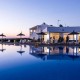 Calas de aguas turquesa de Menorca con alojamiento en media pensión