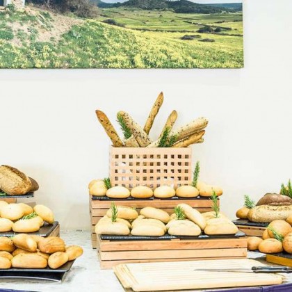 Calas de aguas turquesa de Menorca con alojamiento en media pensión