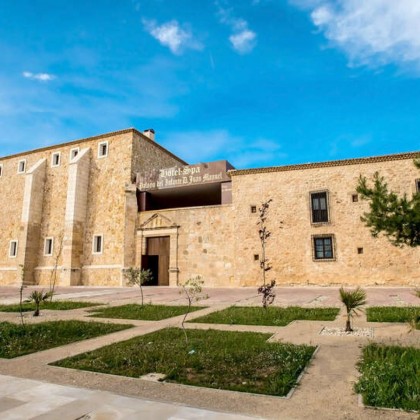 Escapada única en un edificio histórico con Bodega y Spa en Belmonte (desde 2 noches)