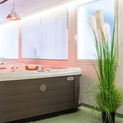 Room and terrace getaway with cocktail and snack in front of the Mediterranean, in Benalmádena